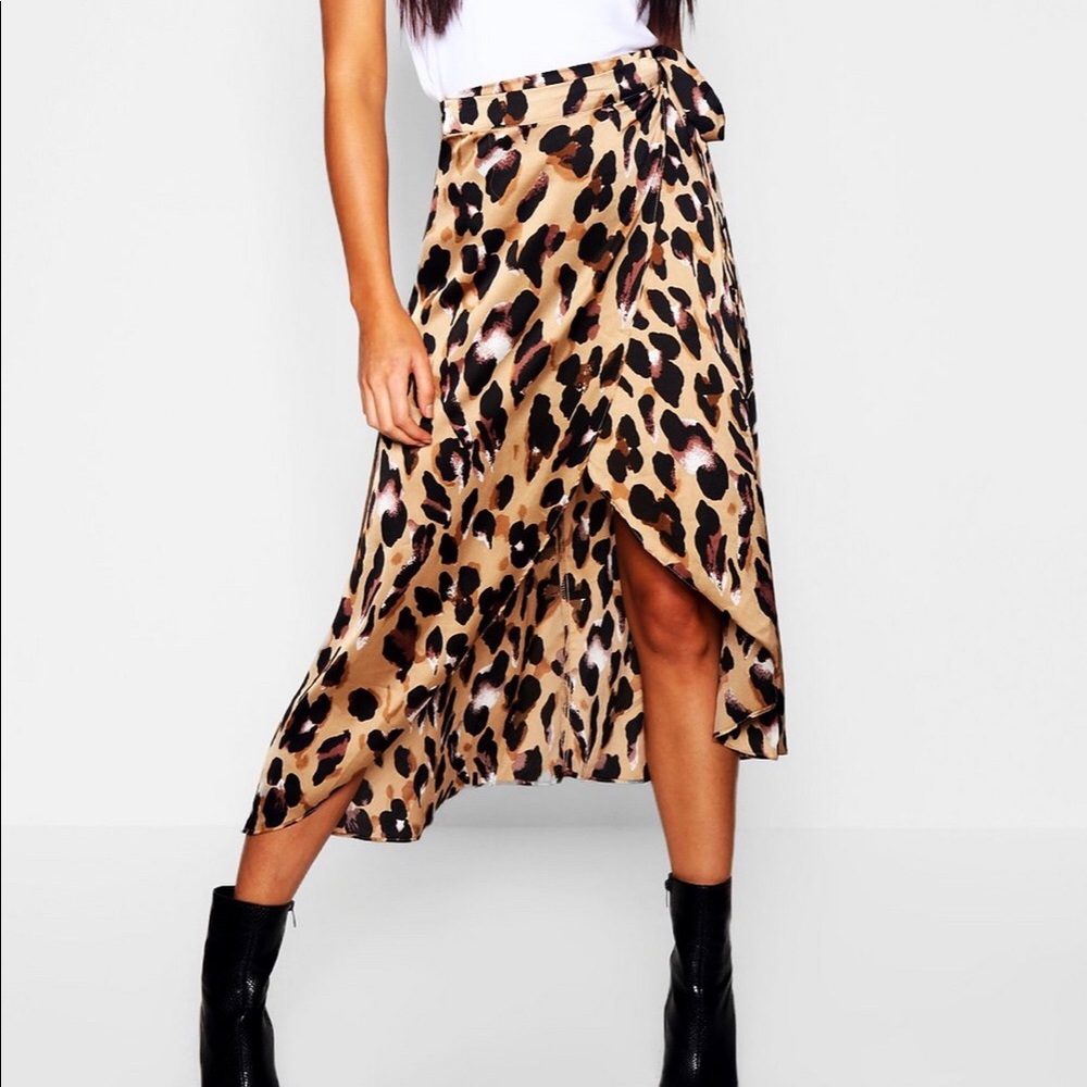 Leopard skirt